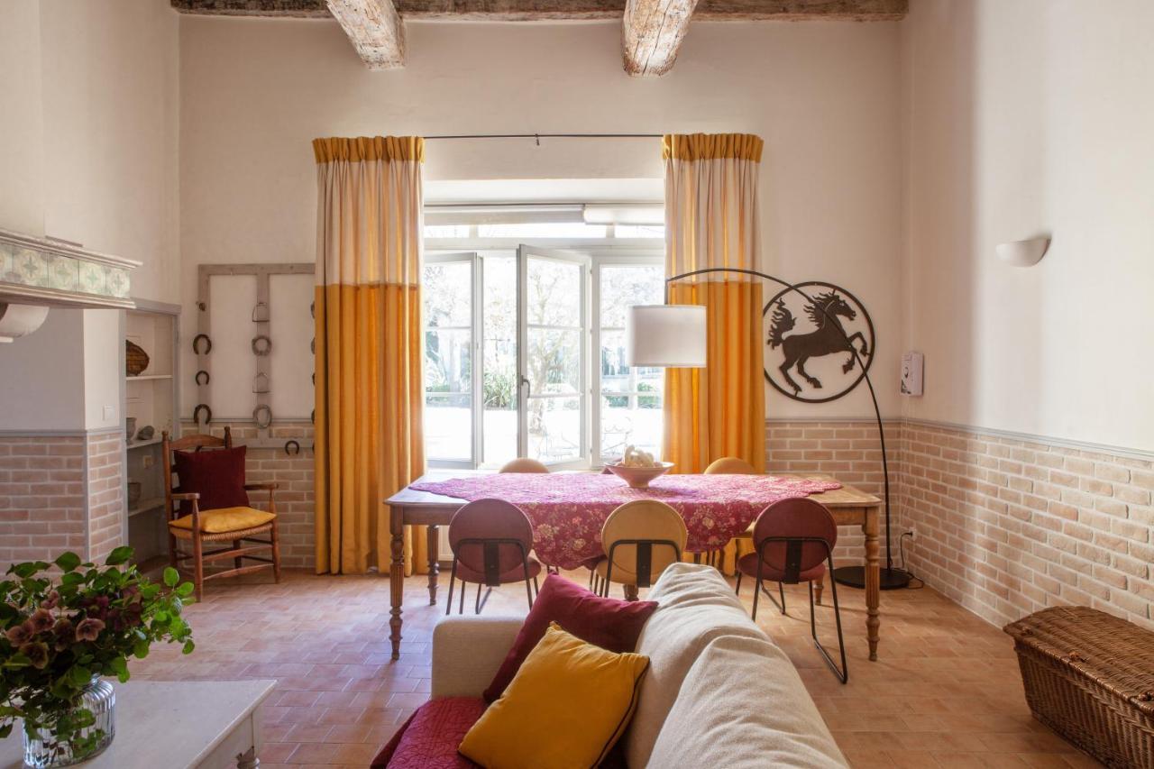 Blanche Fleur Hotel Châteauneuf-de-Gadagne Eksteriør billede