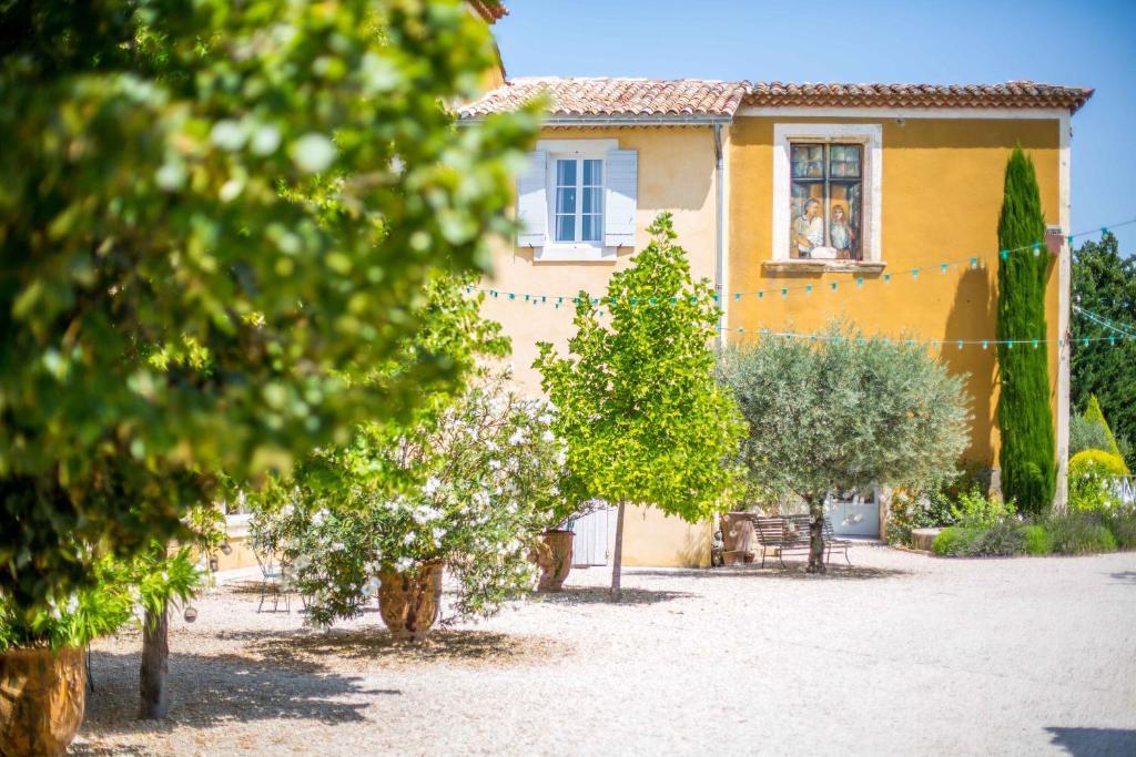 Blanche Fleur Hotel Châteauneuf-de-Gadagne Eksteriør billede